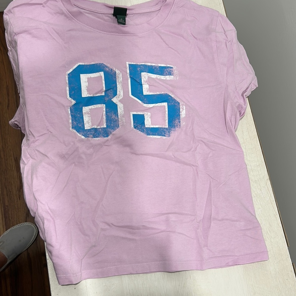 Wild Fable Graphic Tee size M